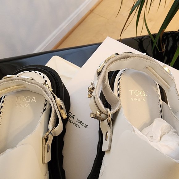 Toga Virilis White Buckle Flats Mens EU 41/ Womens EU 40 - Picture 3 of 5